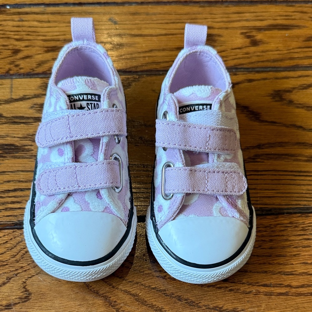 Converse Toddler Light Purple Sneakers, Size 6